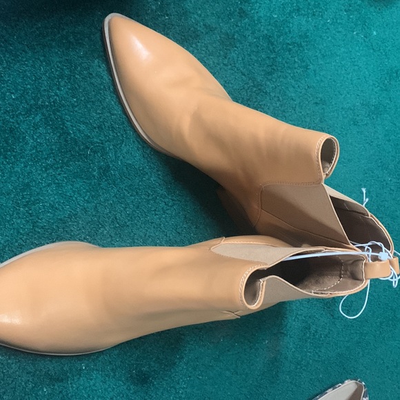 Women's Sylvie Ankle Boots - Universal Thread™ - Picture 3 of 4